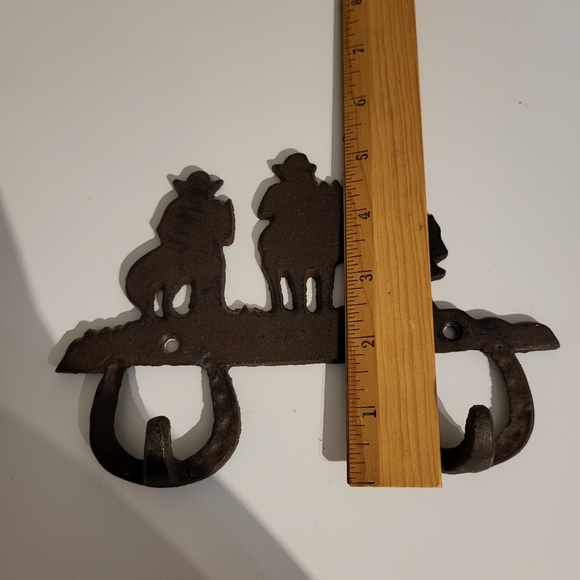 Brown Tone Cast Metal Cowboy Silhouette and Horseshoe Coat Rack Hooks - Picture 14 of 15